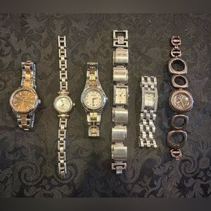 Lot of 6 ladies FOSSIL watches  #11235
All running with batteries